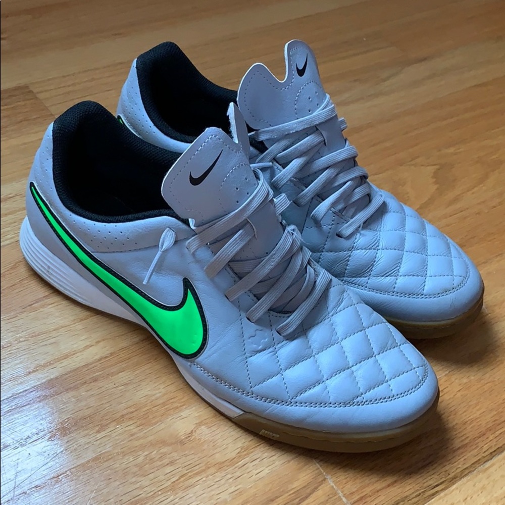 Nike Tiempos